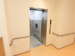 清潔感あるエレベーター