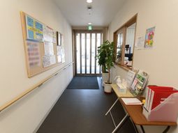 廊下と掲示物