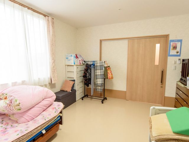 整った居室 居室 清潔感溢れる居室が整備されており、入居者様の快適な毎日をサポートする環境が整っています。