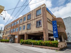 手入れされた植栽の外観