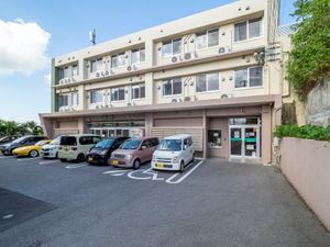 アクセス良好な施設外観