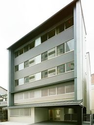 現代的な建物の外観