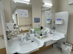 洗面台のある清潔な空間
