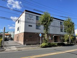 モダンな建物の外観