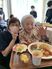 食事を楽しむ様子