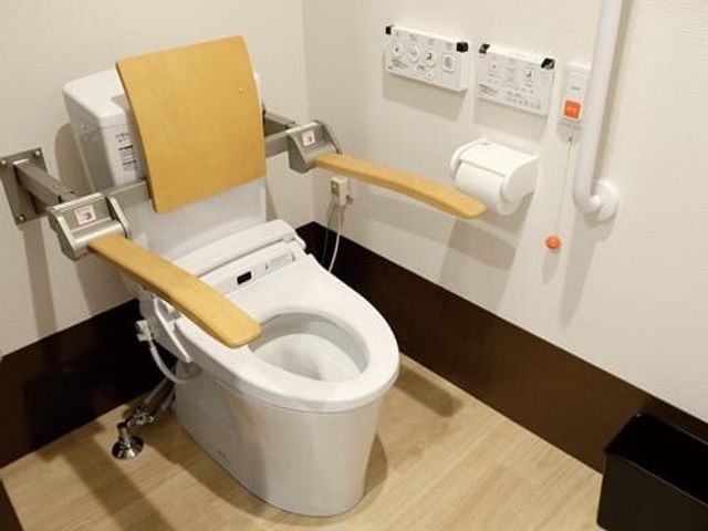 快適なトイレ設備の介護施設