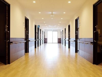 広々としたきれいな廊下