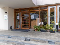 エントランスの落ち着いた雰囲気