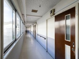 明るい廊下のイメージ