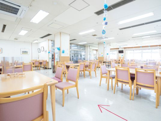 清潔感のある食堂スペース