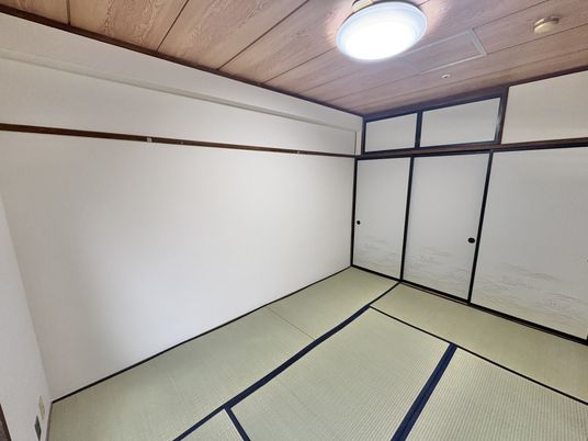 落ち着いた和室