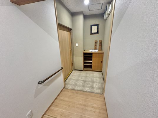 落ち着いた和室の廊下
