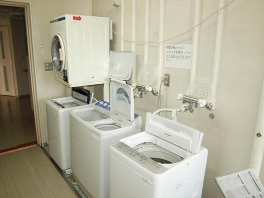 手入れされた洗濯設備