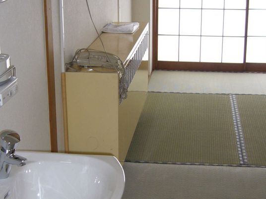 畳敷きの洗面所  