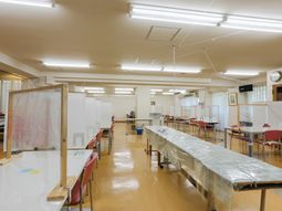 広い多目的室の内観