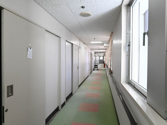 整備された施設の廊下