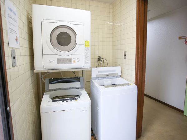 洗濯機と乾燥機の設備