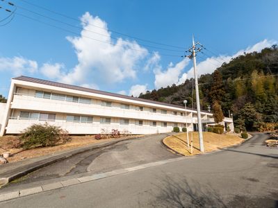 静かな宿泊施設の外観