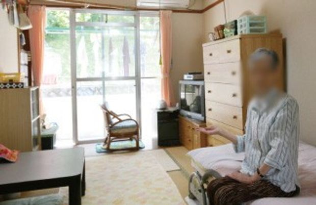 光が差し込む居室