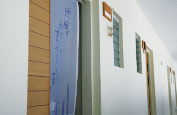 廊下の和風な掲示物