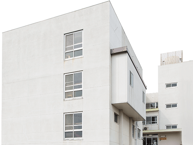 清潔感のある外観 外観 ゆったりとした入り口が印象的な建物です。訪れる方を明るく迎え入れる設計になっています。