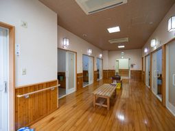 清潔感のある廊下の様子