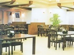 広々としたダイニングエリア