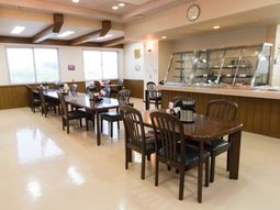 明るいダイニングスペース