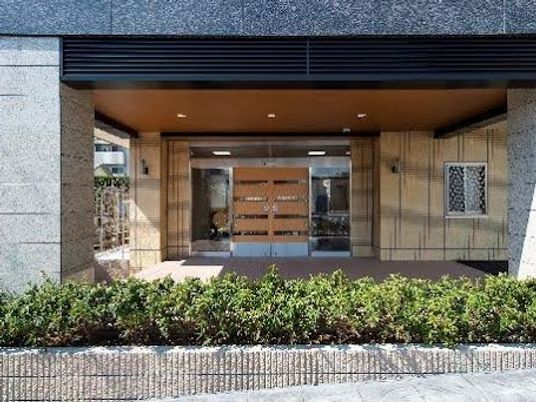 施設の正面玄関  