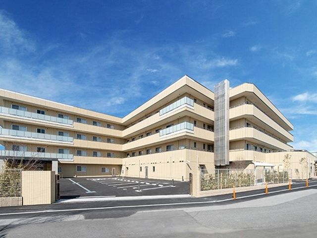 広々とした建物の外観 外観 ゆとりのある外観が印象的な施設です。日々の業務を通じて快適な環境で働けることでしょう。