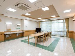 明るいダイニングスペース