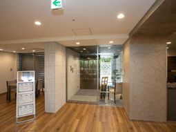 落ち着いたエントランス