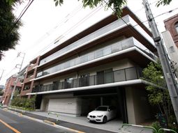 現代的な建物の外観