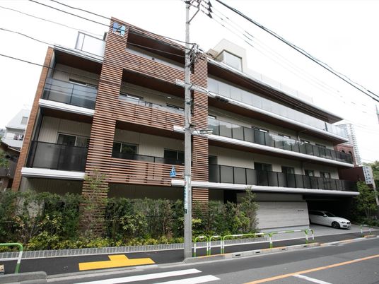 都会の洗練された外観