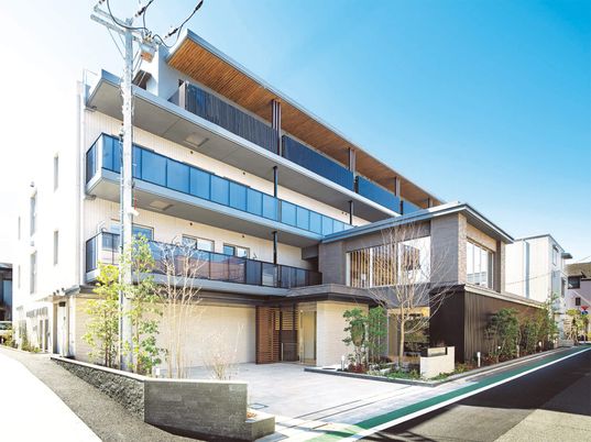 モダンな建物の外観