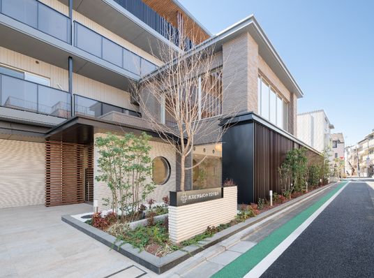 モダンな建物の外観