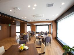 ダイニングルームの清潔な空間