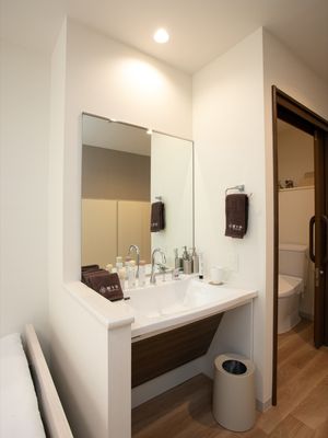 洗面台とトイレのある居室