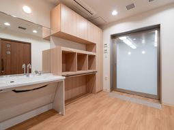 明るい洗面台の空間