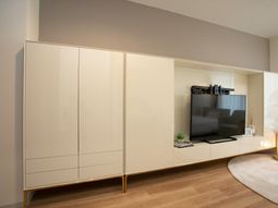 モダンなリビングキャビネット