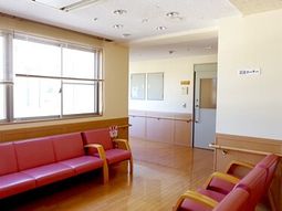 明るい待合スペース