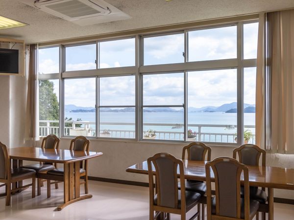 海の景色が見える部屋