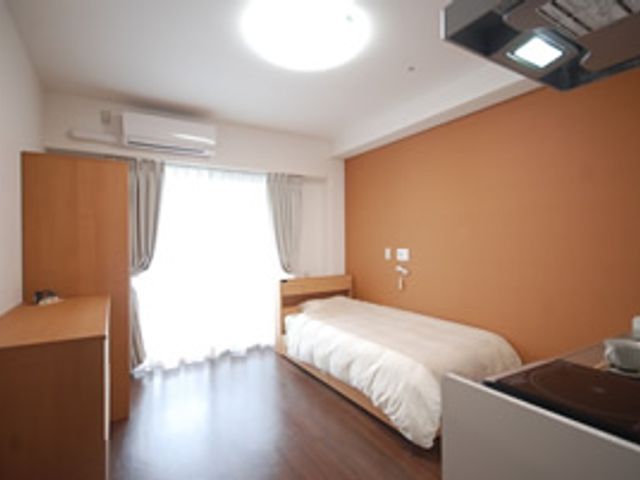 ゆったりとした居室 居室 柔らかな光が差し込む居室です。広々とした空間で日々を穏やかにお過ごしいただけます。