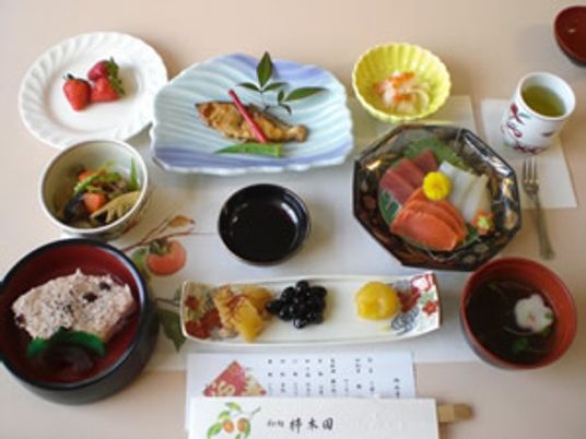 彩り豊かな和食の食事