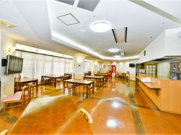 広々とした空間の食堂