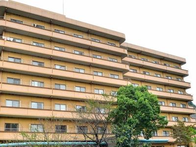 多階層の建物外観