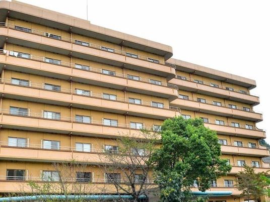 多階層の建物外観