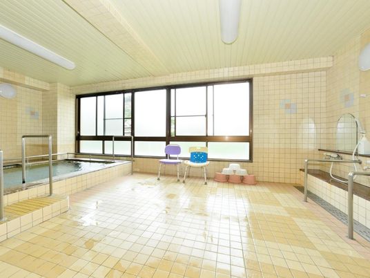広々とした浴室