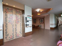 ゆったり廊下の風景