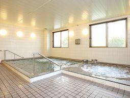 明るい浴室の様子
